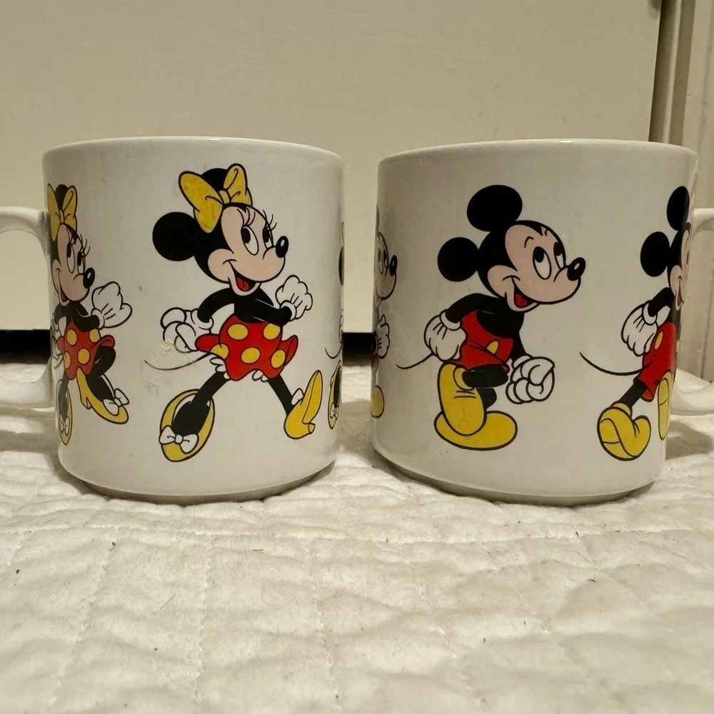 Disney Vintage Mickey and Minnie Mouse Walking Coffee Mugs